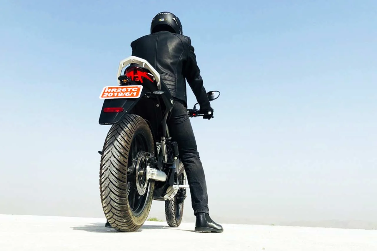 2019 Revolt Intellicorp RV 400 Rear