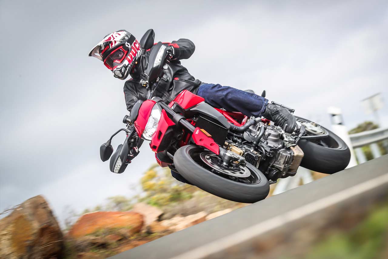 Ducati Hypermotard 950 Cornering 2019