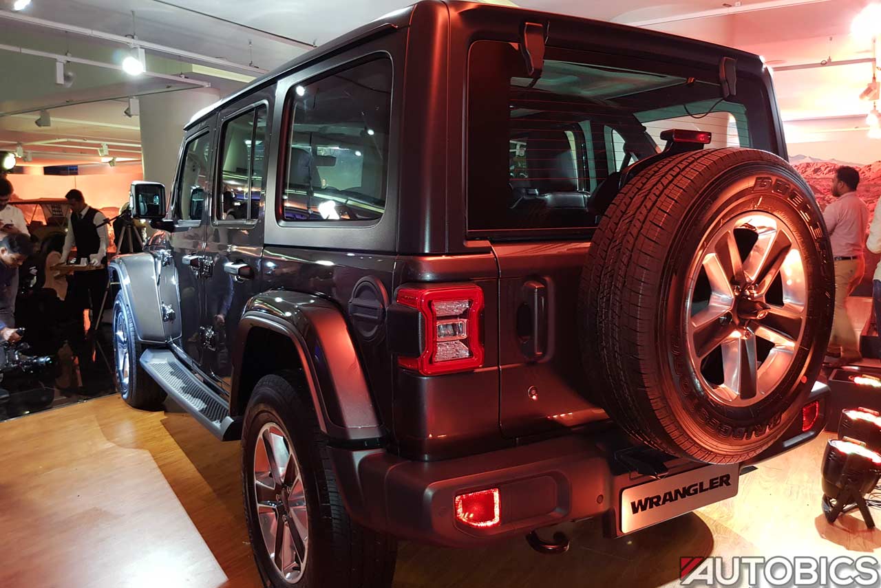 Jeep Wrangler Unlimited Rear Quarter 2019