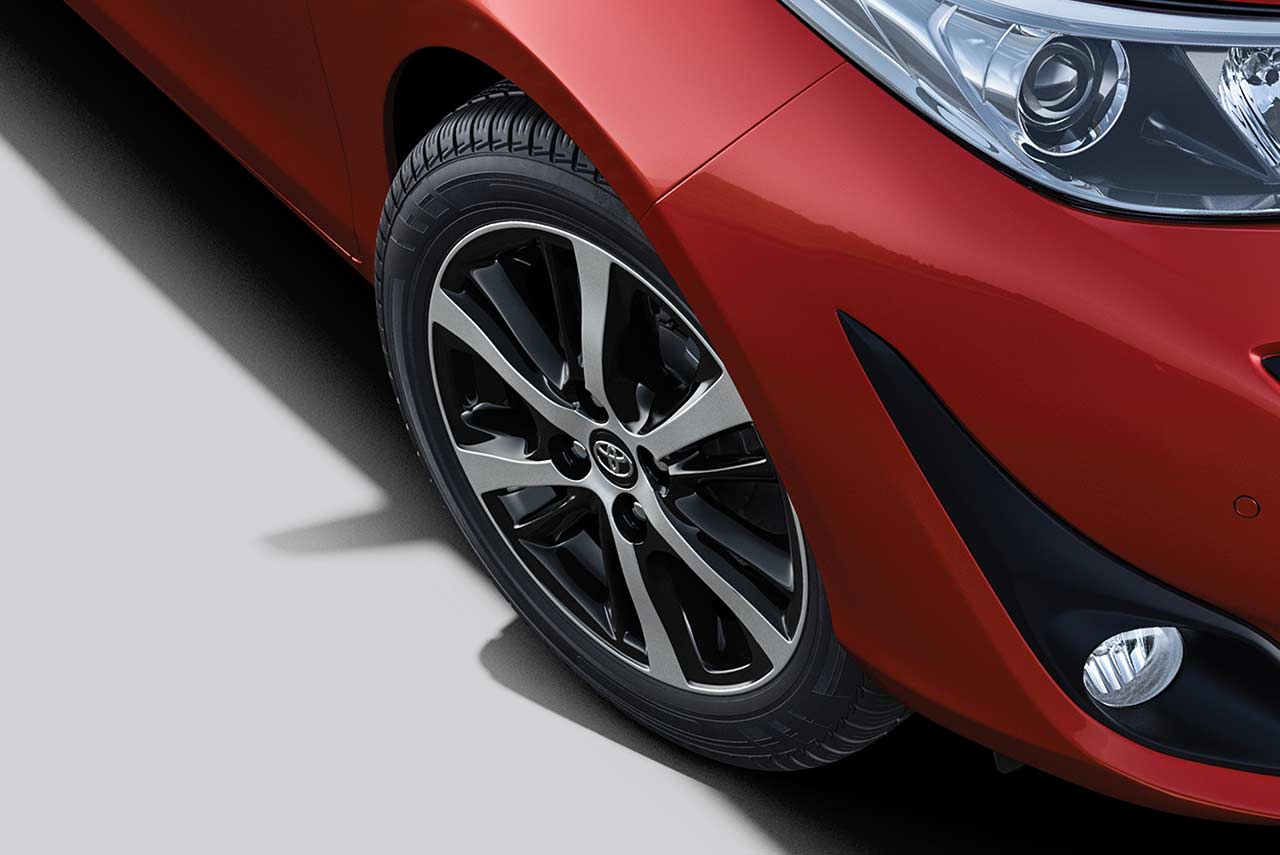 2019 Toyota Yaris Diamond Cut Alloy Wheel