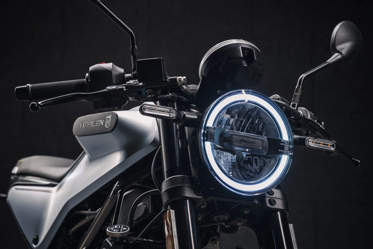 2020 Husqvarna Vitpilen 250 Headlamp