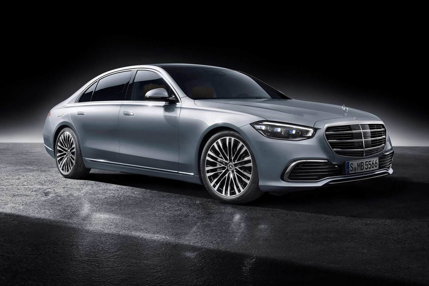2021 Mercedes-Benz S-Class Front Quarter