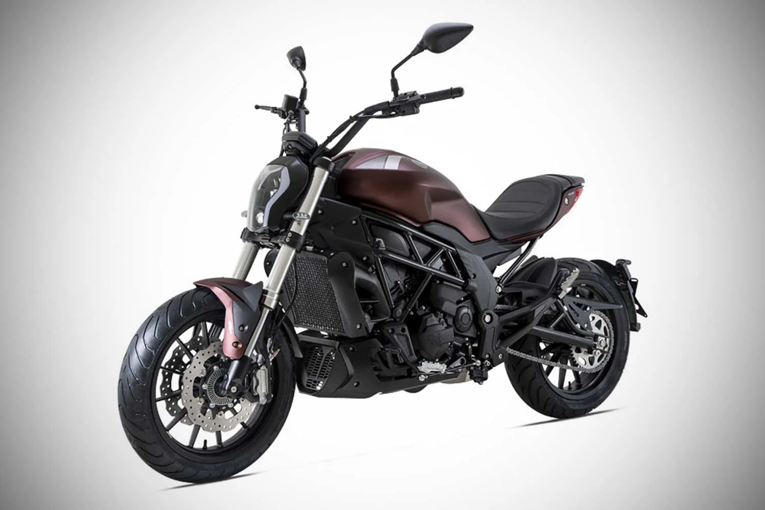 2021 Benelli 502C Front Left