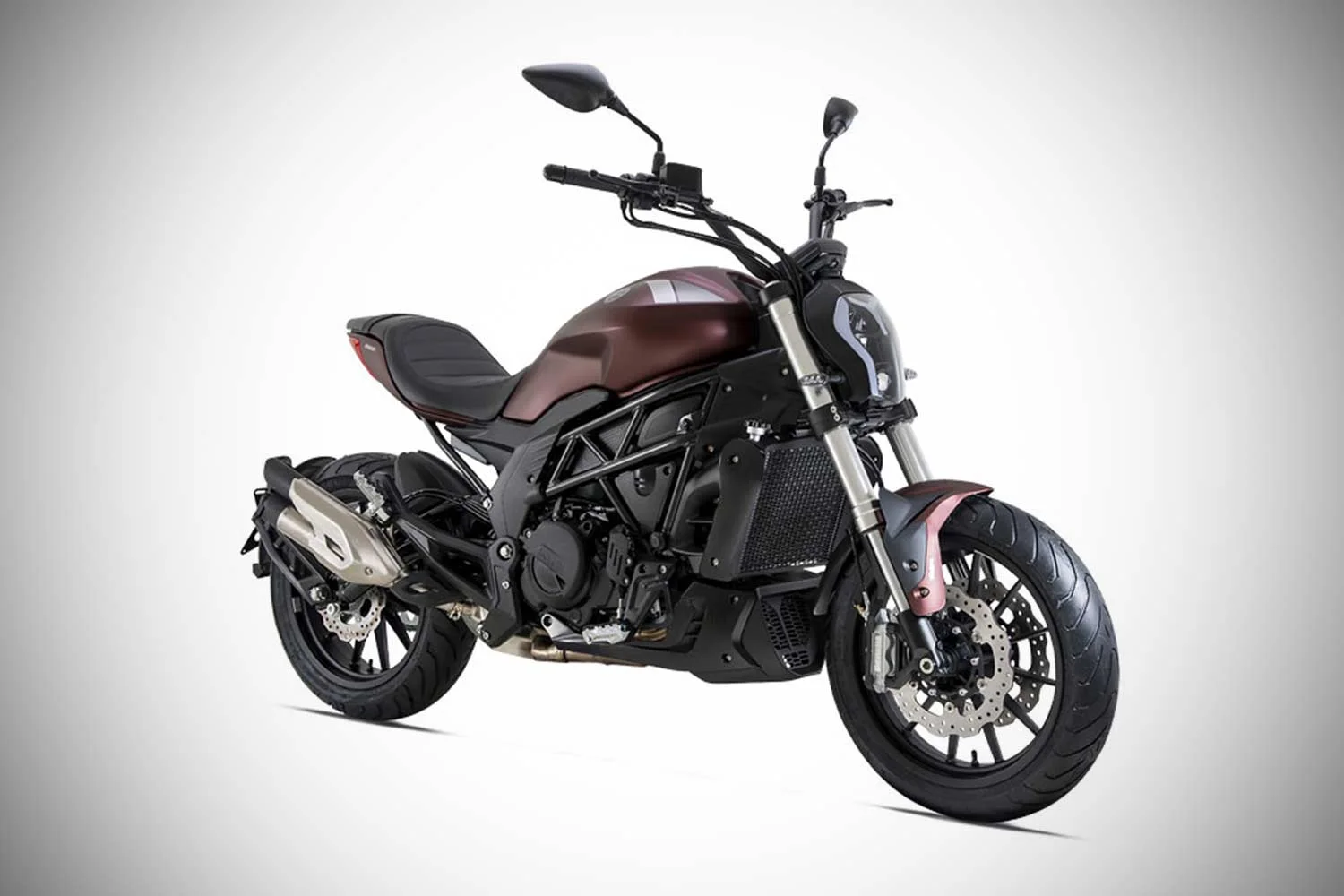 2021 Benelli 502C Front Right