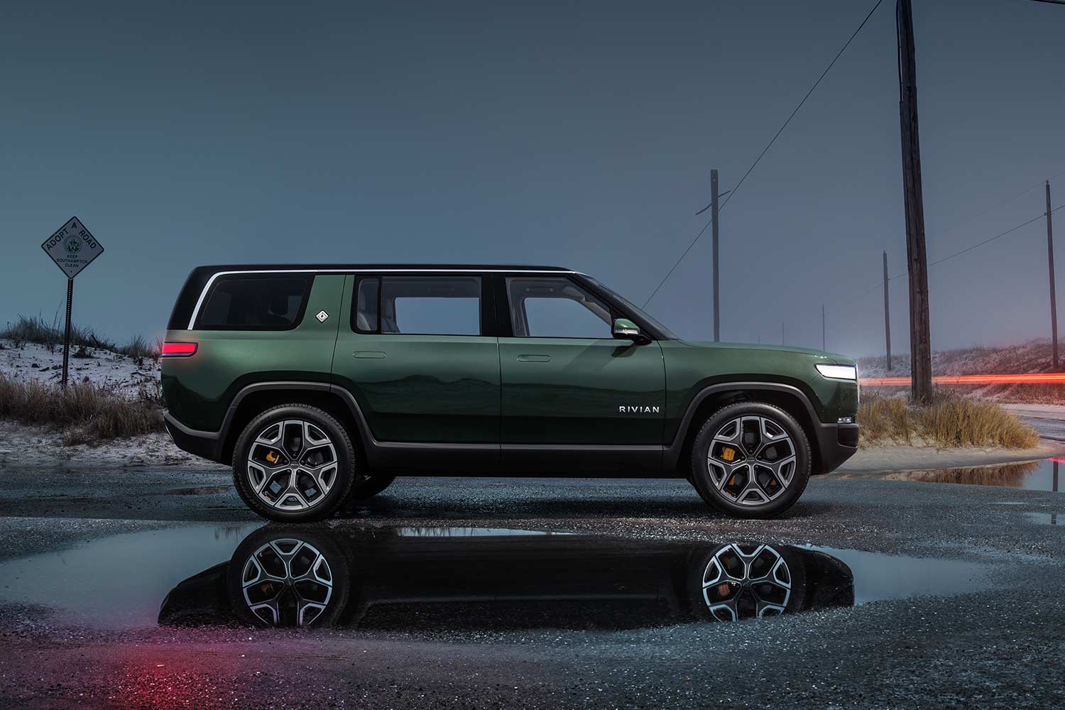 Rivian R1S Side 2021