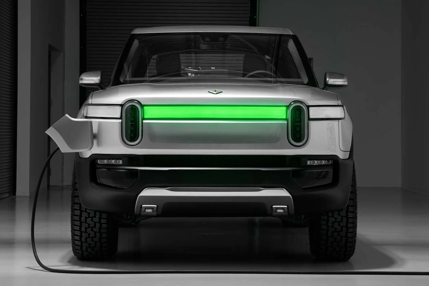 Rivian R1T Charging 2021