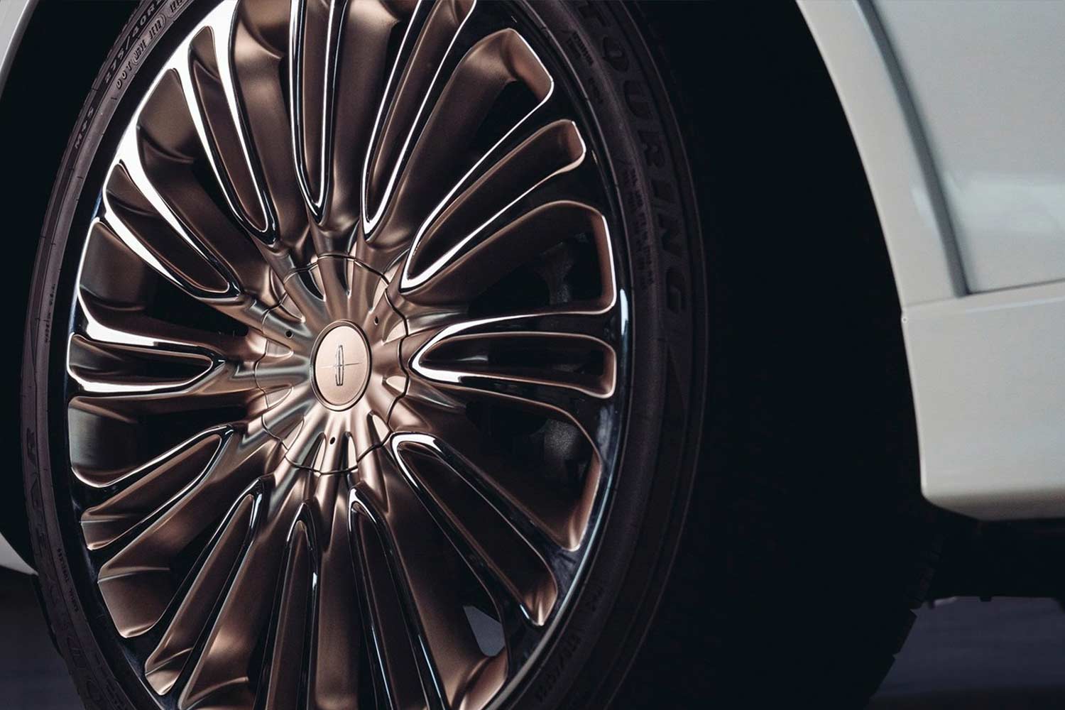 2021 Lincoln Aviator Shinola Concept SUV Alloy Wheel