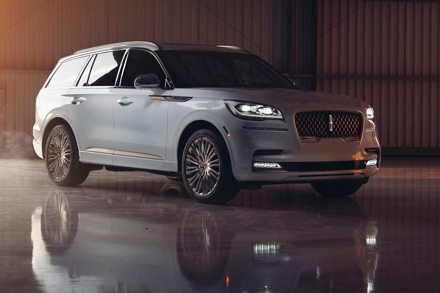 2021 Lincoln Aviator Shinola Concept SUV Front Right