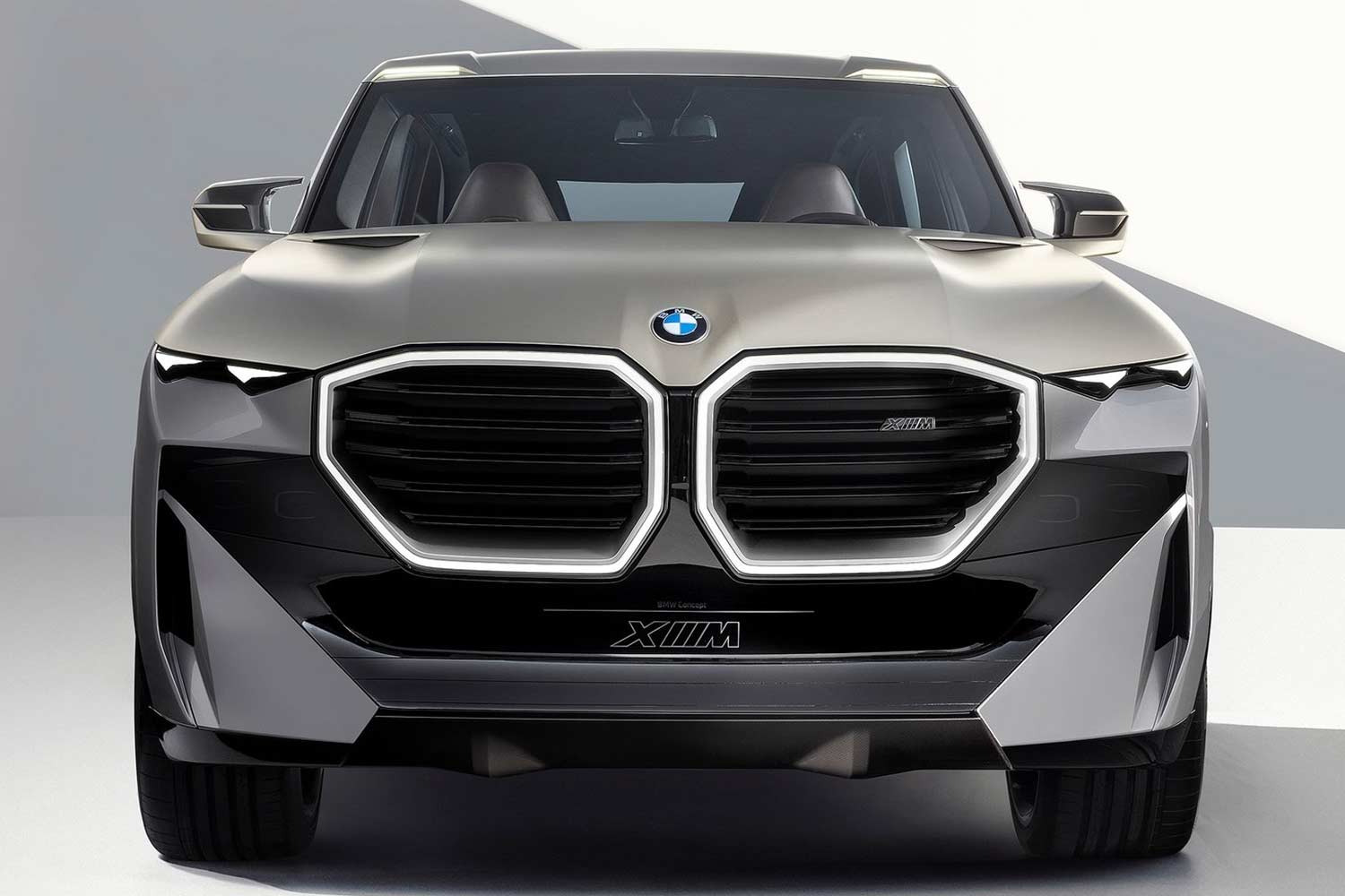 2021 BMW XM Concept Front