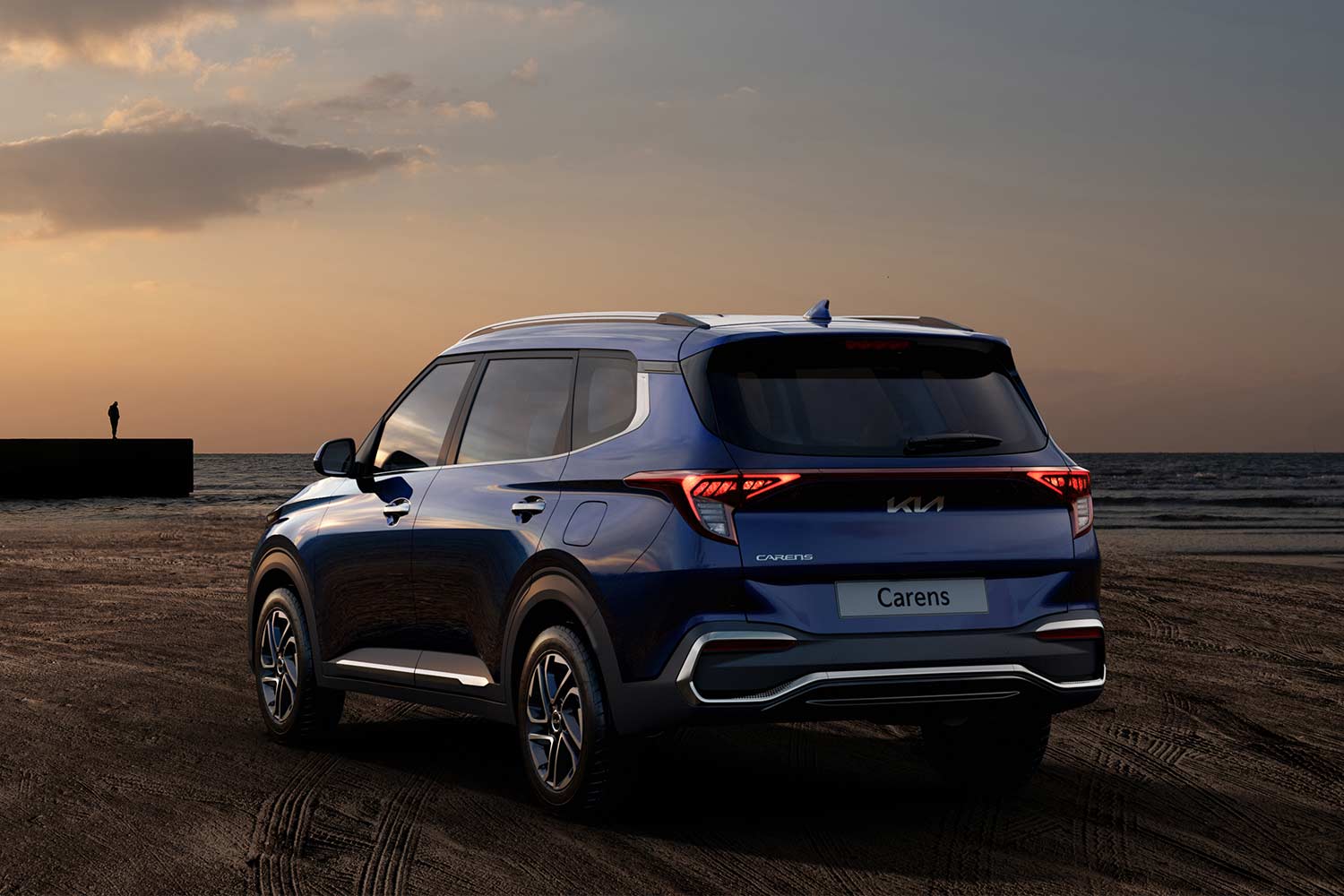 Kia Carens Rear Quarter 2022