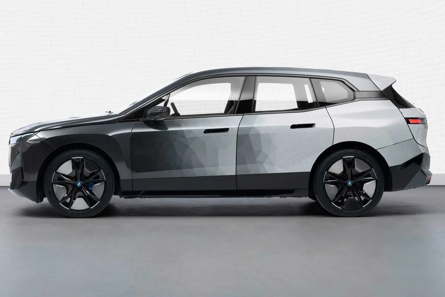 BMW iX Flow Concept 2022 Side