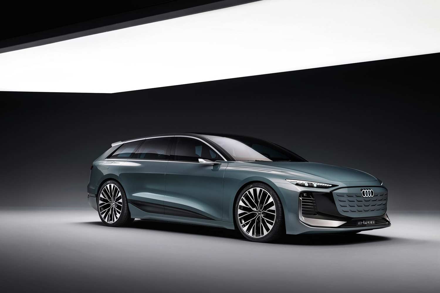 2022 Audi A6 Avant e-tron Concept Front Quarter