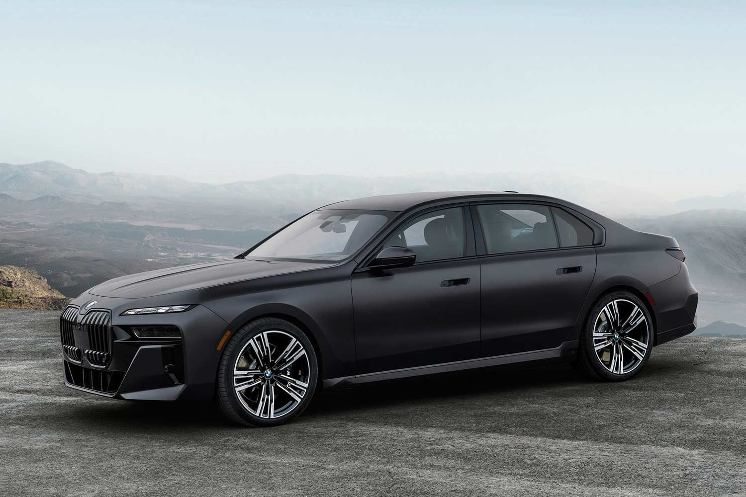 2023 BMW 7-Series 760i xDrive Shadowline Black Front Left
