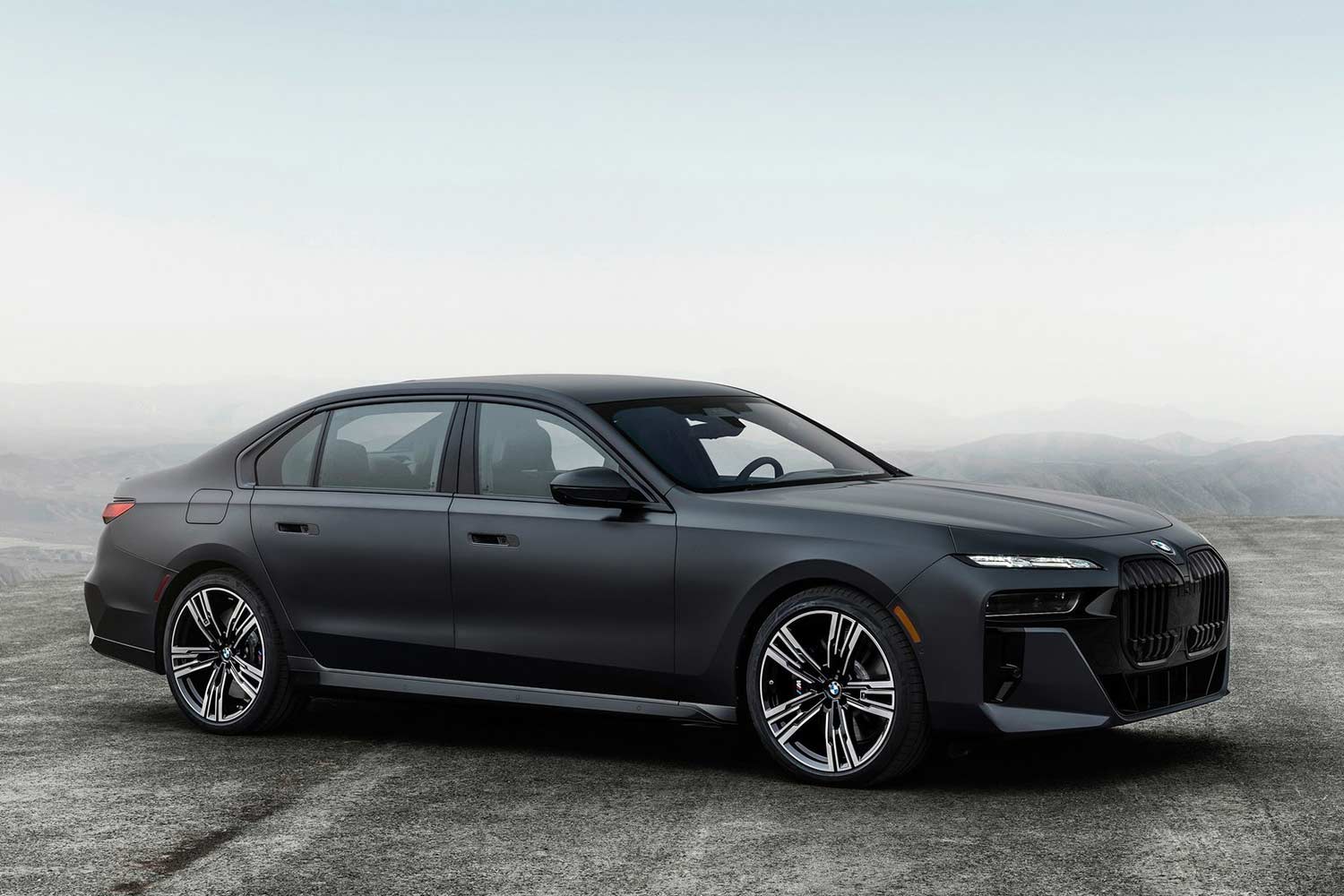 2023 BMW 7-Series 760i xDrive Shadowline Black Front Right