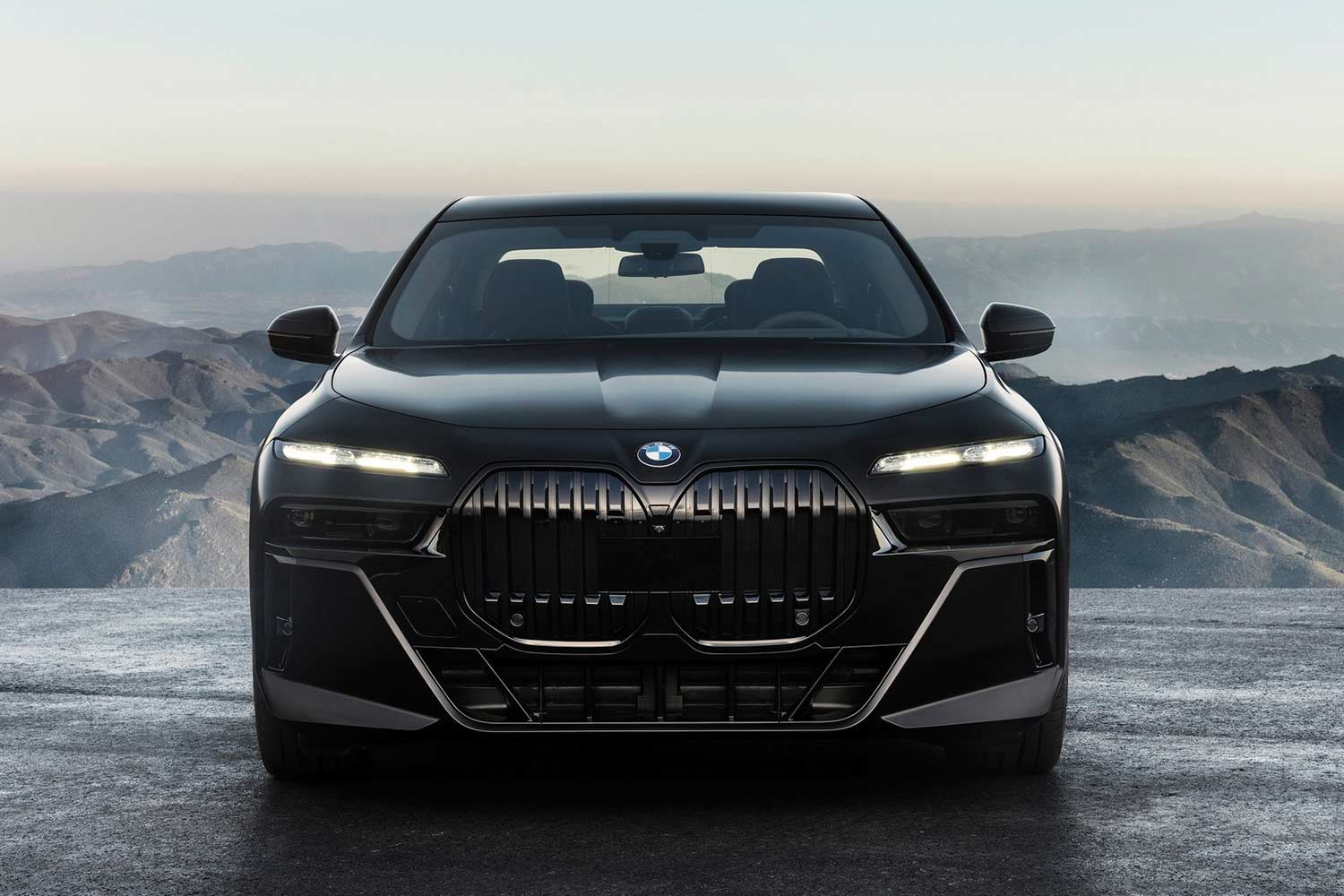 2023 BMW 7-Series 760i xDrive Shadowline Black Front