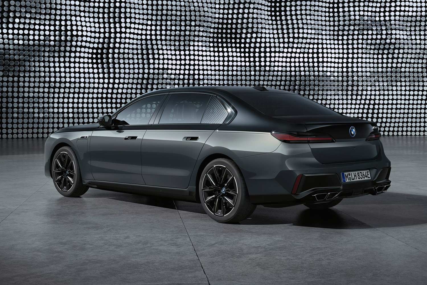 2023 BMW 7 Series M Sport M760e Rear Quarter