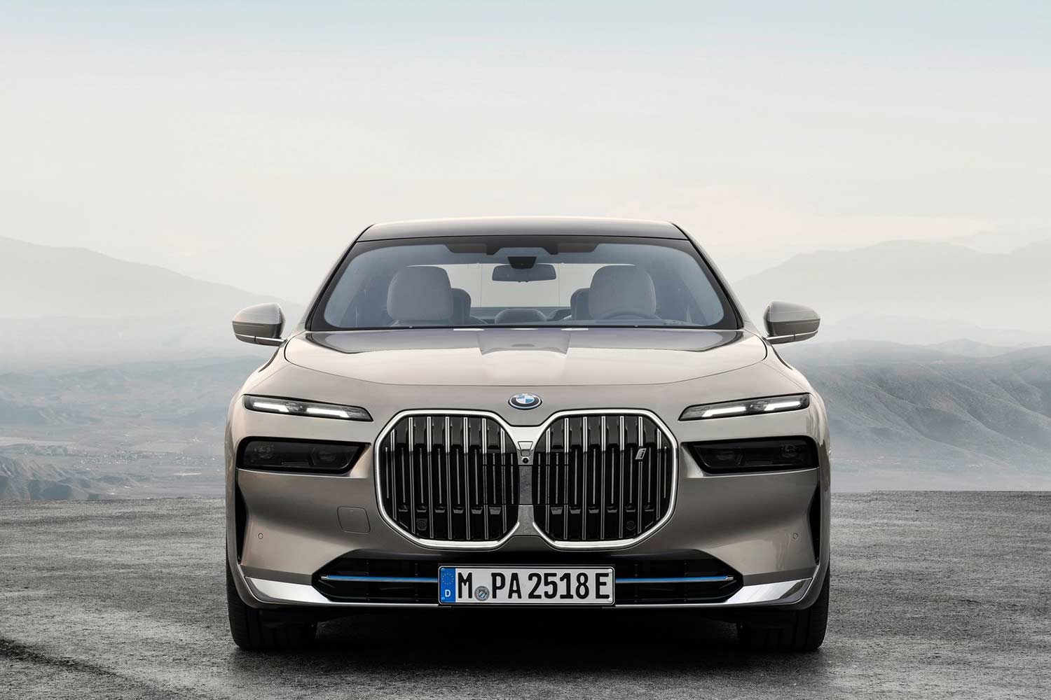 BMW i7 xDrive60 Front