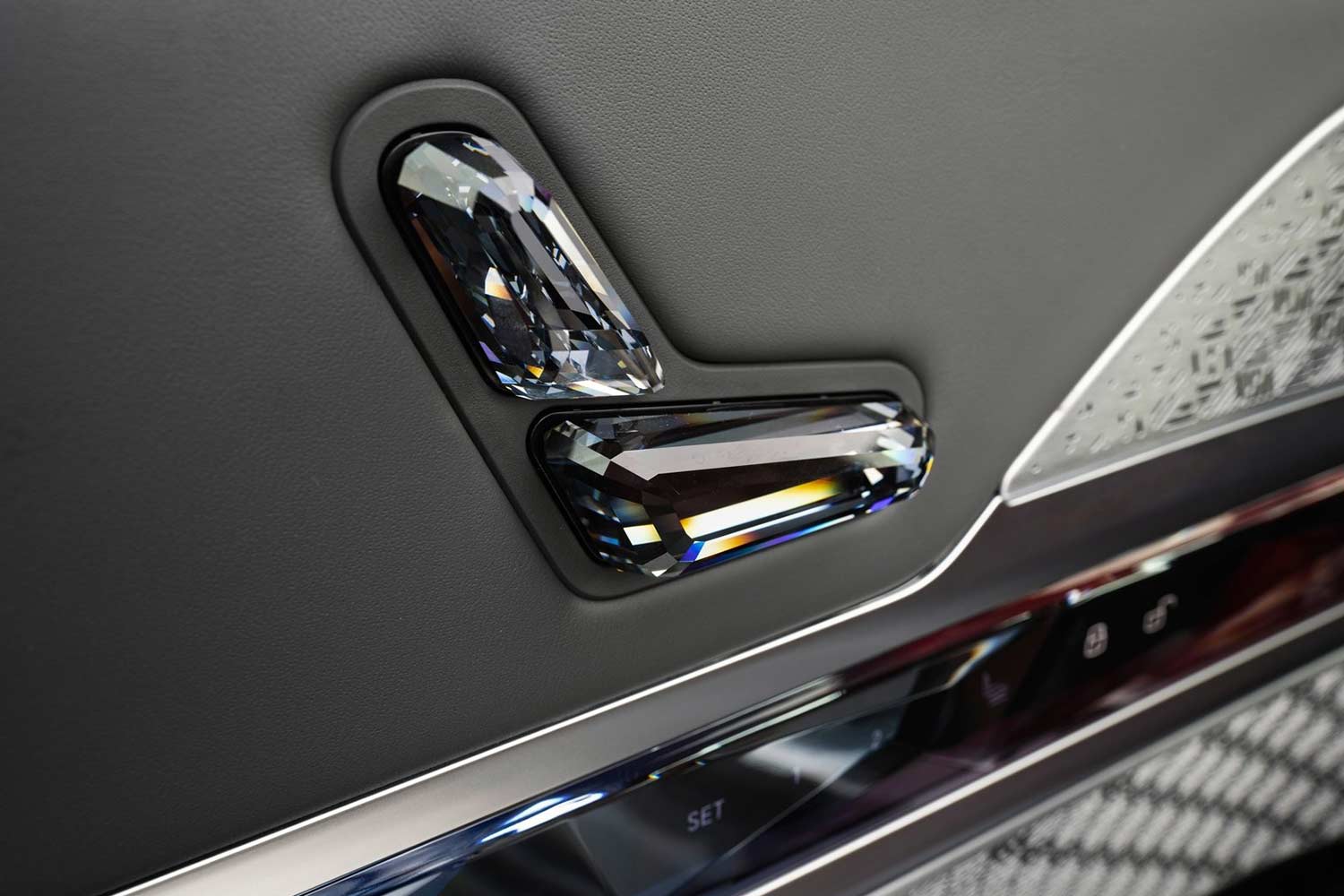BMW i7 xDrive60 Seat Adjustment Control Buttons