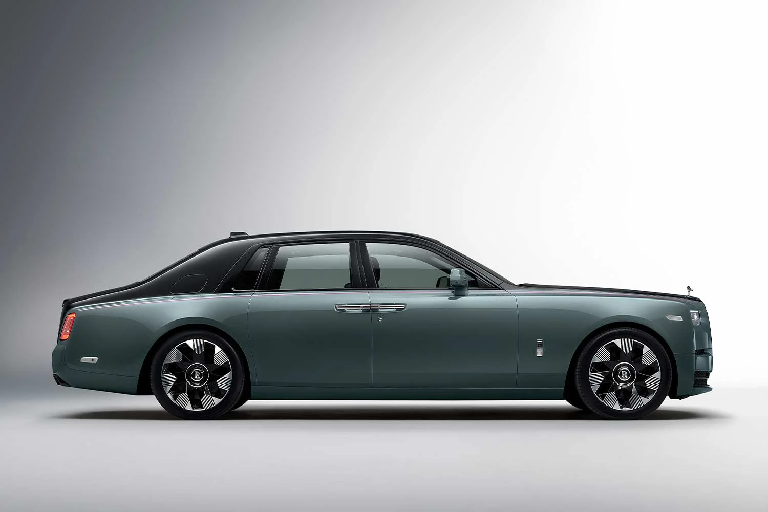 2023 Rolls-Royce Phantom Series II Green Side