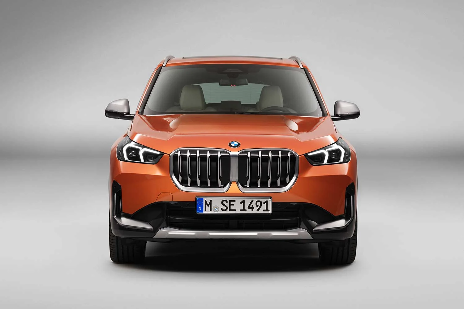 2023 BMW X1 xDrive23e Front