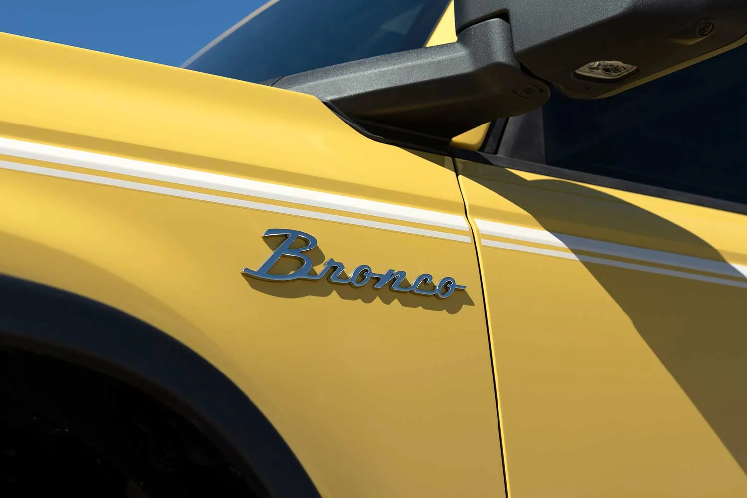 2023 Ford Bronco Heritage Limited Edition 4 Door Yellowstone Metallic Logo