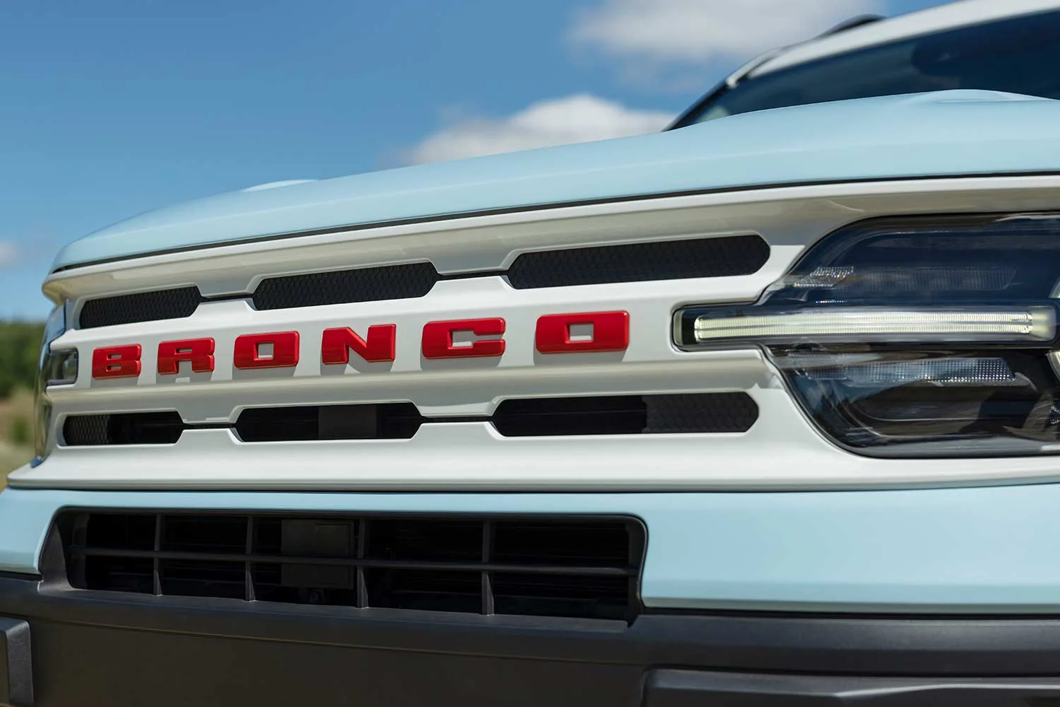 2023 Ford Bronco Sport Heritage Edition Robin's Egg Blue White Grille