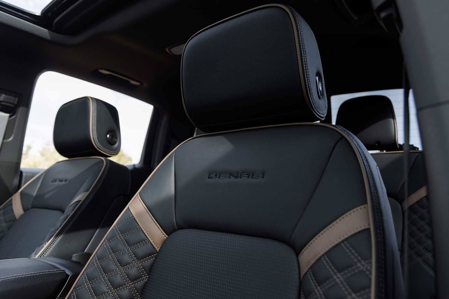 2023 GMC Canyon Denali Front Seats