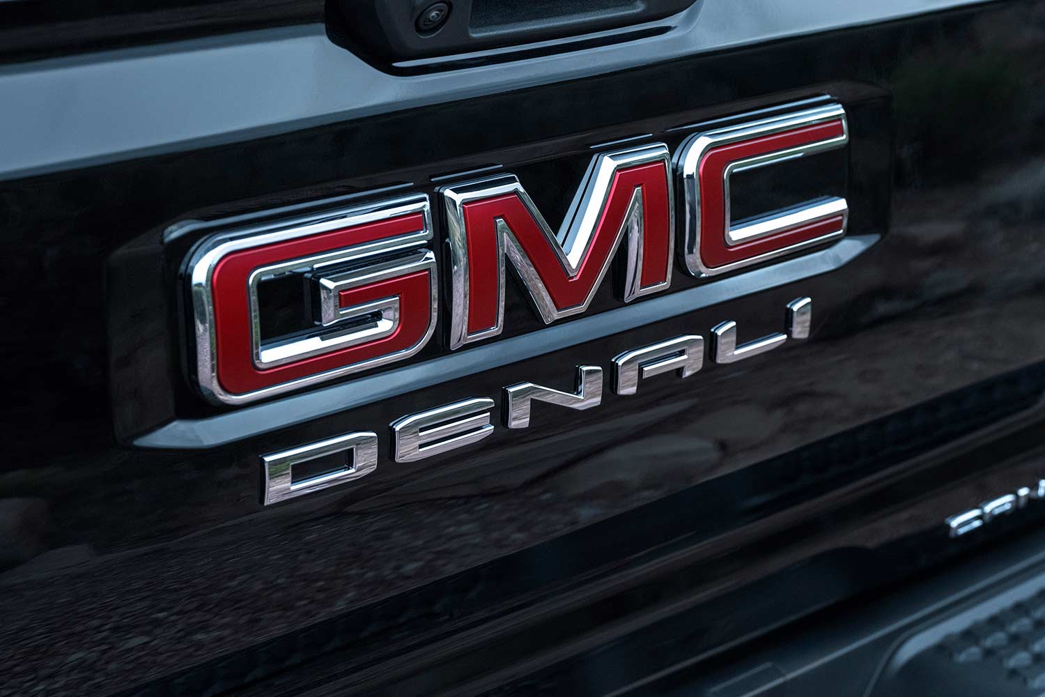 2023 GMC Canyon Denali Logo