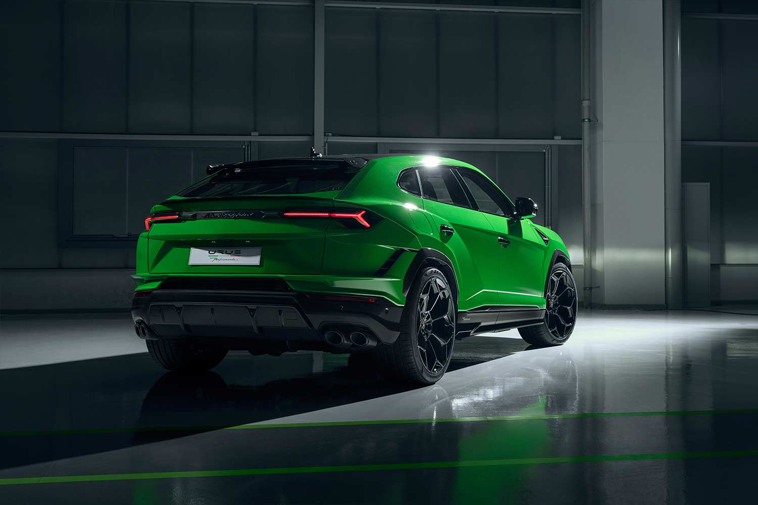 2023 Lamborghini Urus Performante Green Rear Quarter