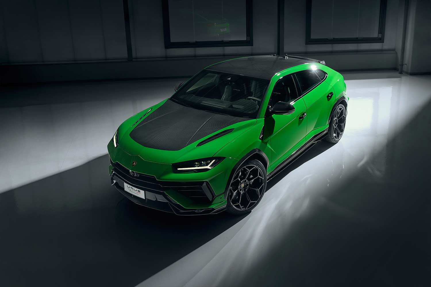 2023 Lamborghini Urus Performante Green Top Front View
