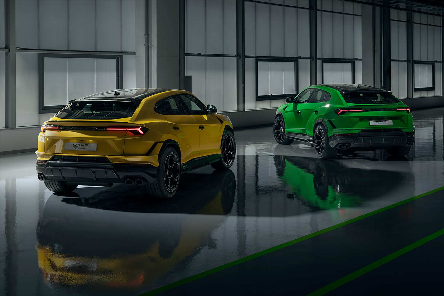 2023 Lamborghini Urus Performante Rear Quarter