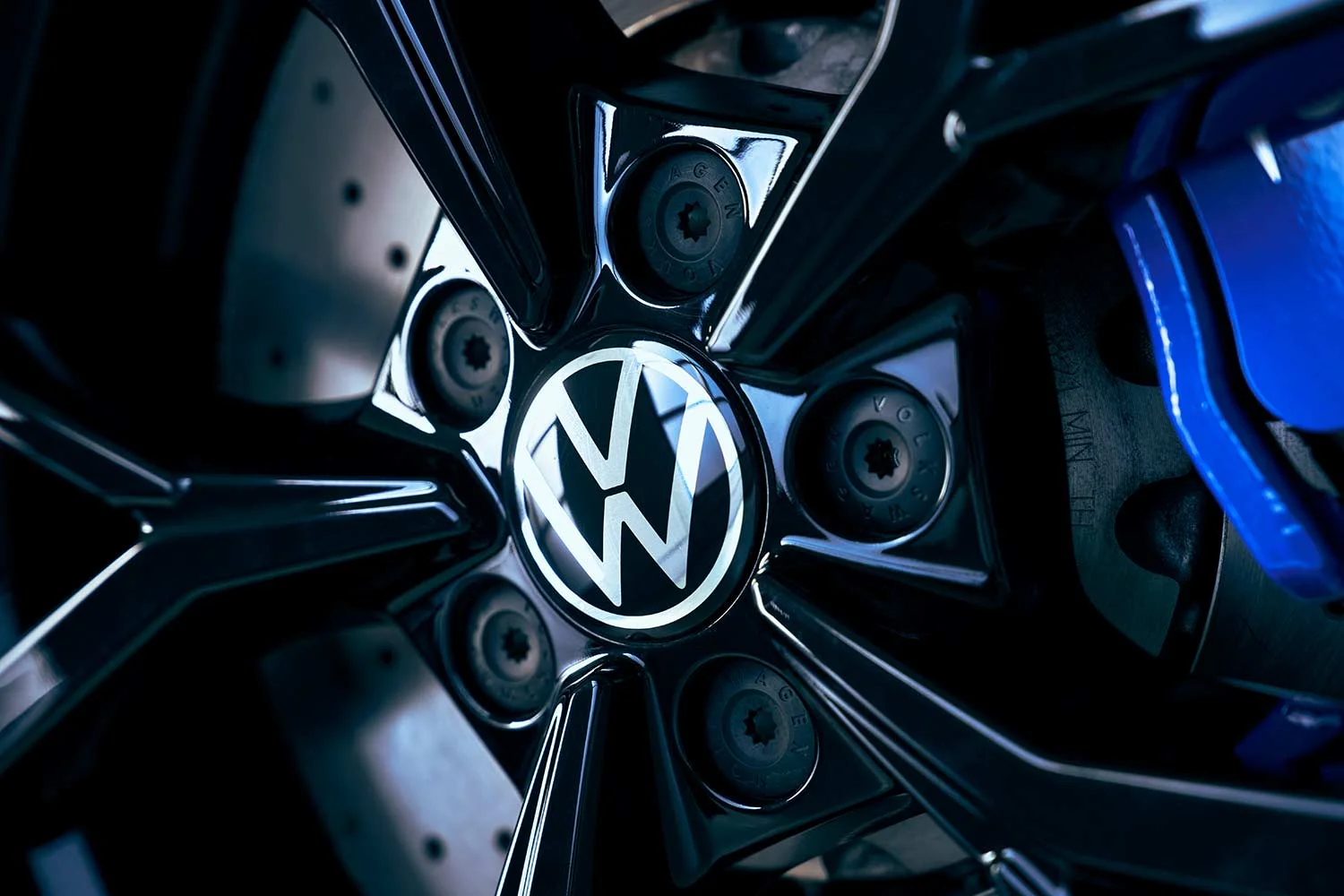 2022 Volkswagen Golf R 20th Anniversary Edition VW Logo