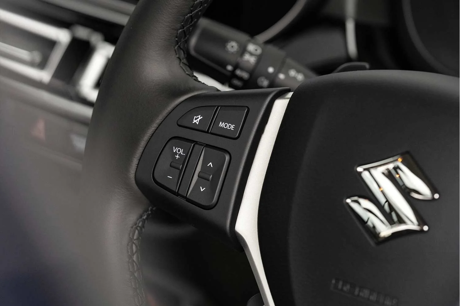 2022 Suzuki S Cross Full Hybrid Steering Wheel Controls