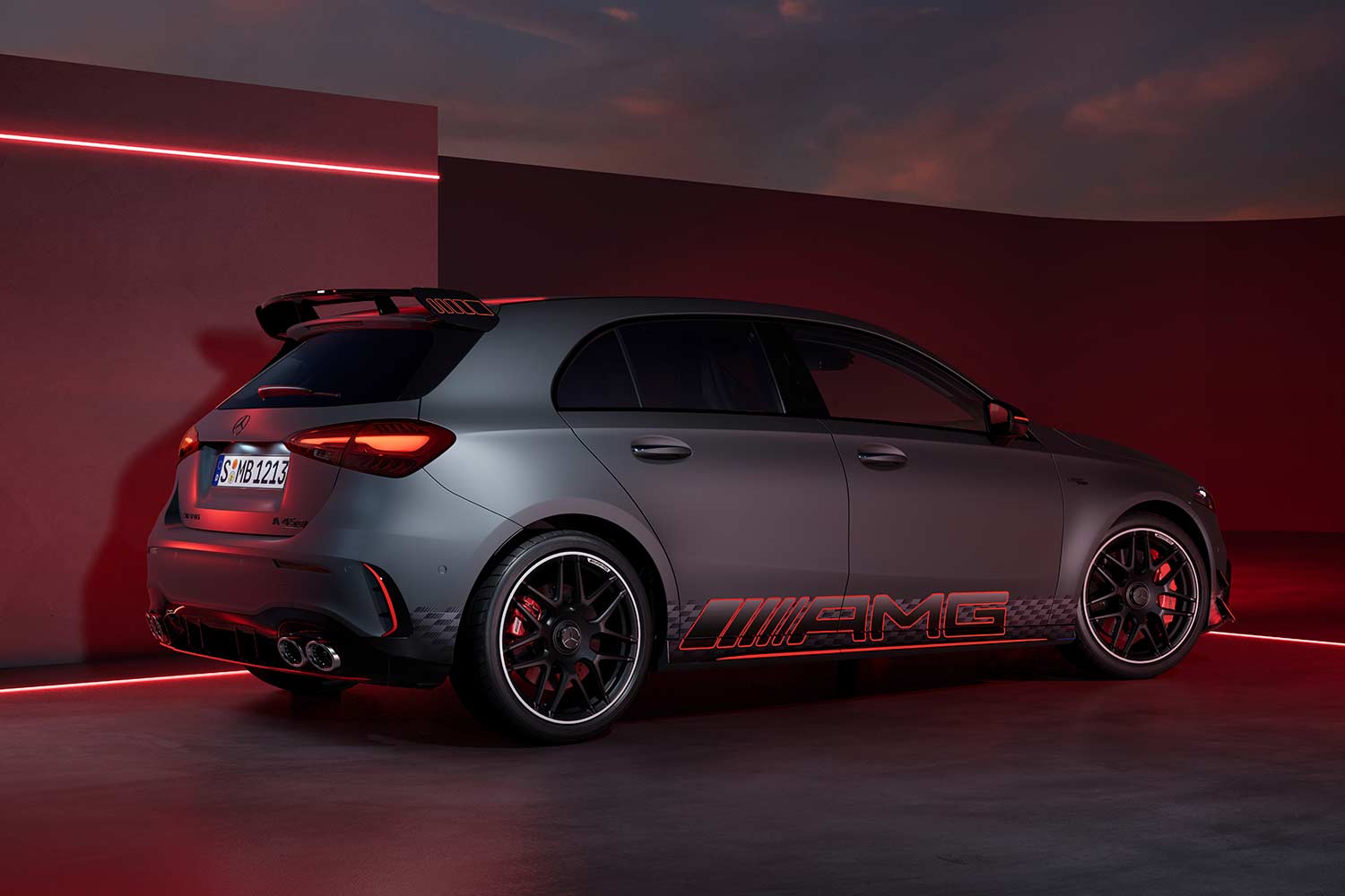 Mercedes a 45 s AMG РѕР±РѕРё