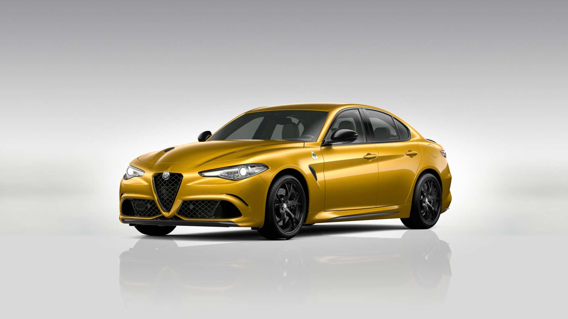 2023 Alfa Romeo Giulia Quadrifoglio Lipari Ochre