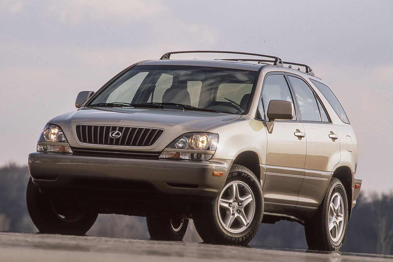 1999–2000 Lexus RX 300 Front Quarter