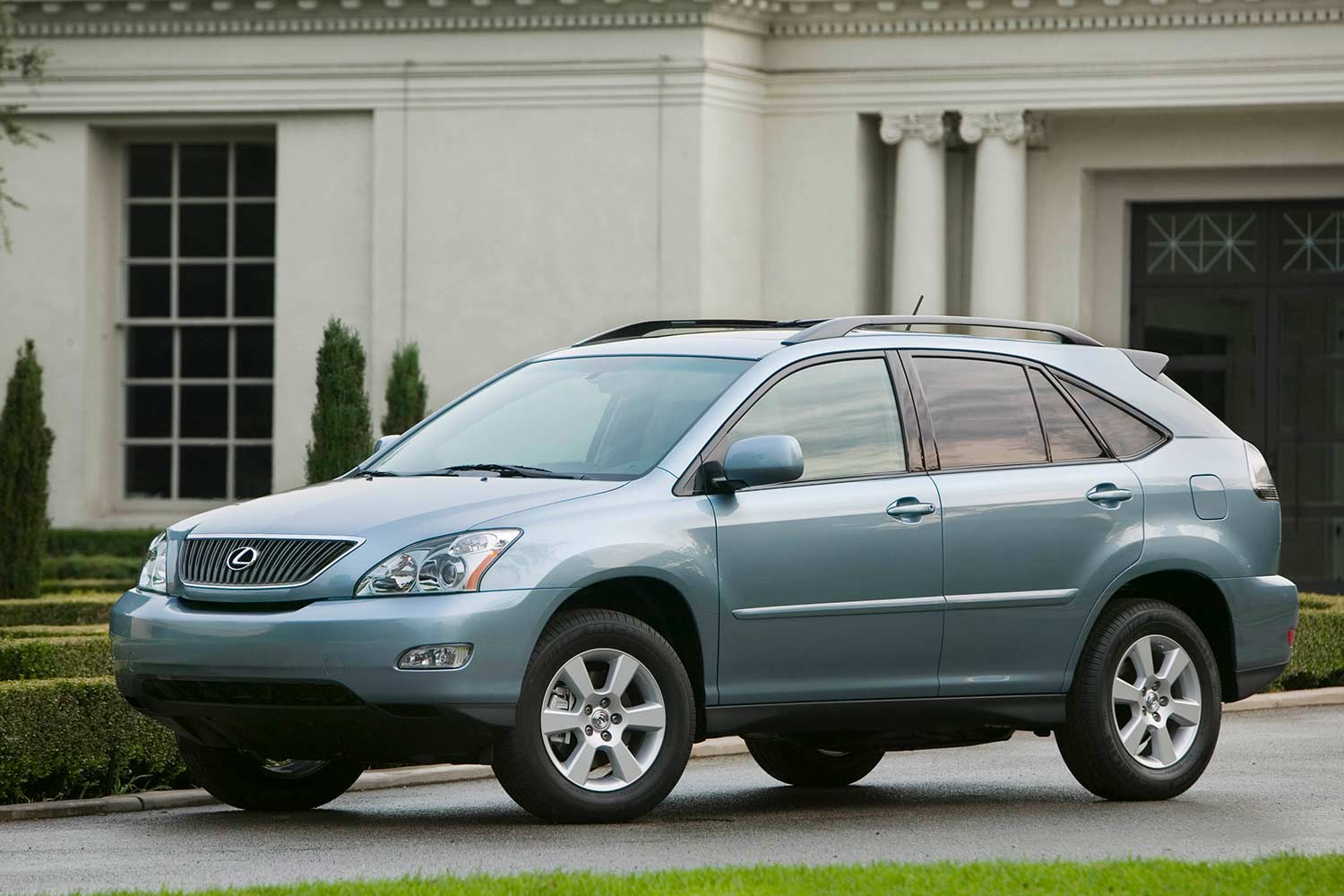 2007–09 Lexus RX 350 Front Quarter