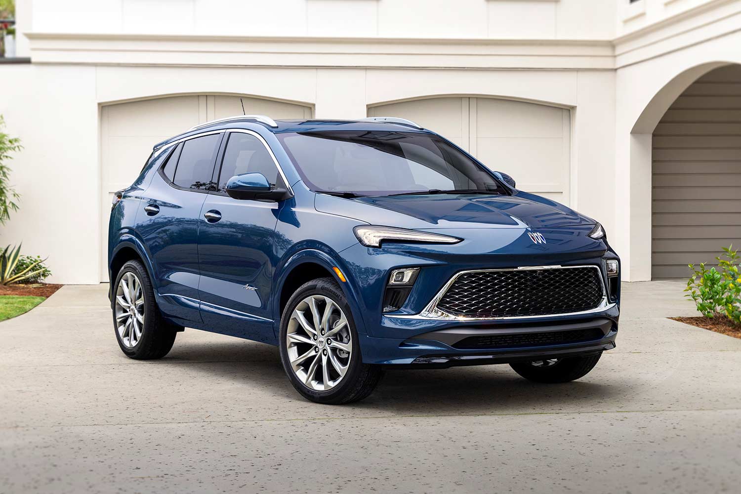 202 Buick Encore GX Avenir Front Quarter