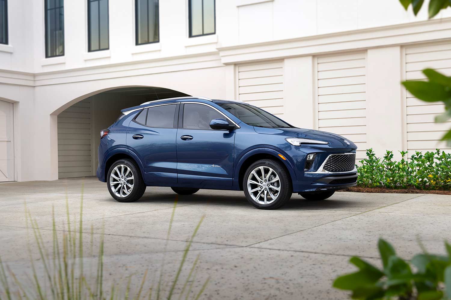 202 Buick Encore GX Avenir Side