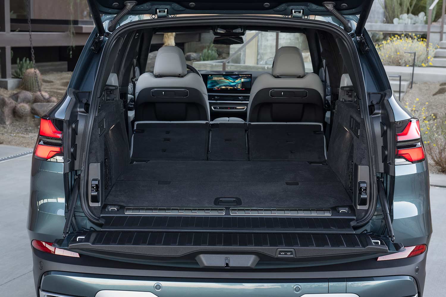 2024 BMW X5 xDrive50e Boot Space Seats Folded