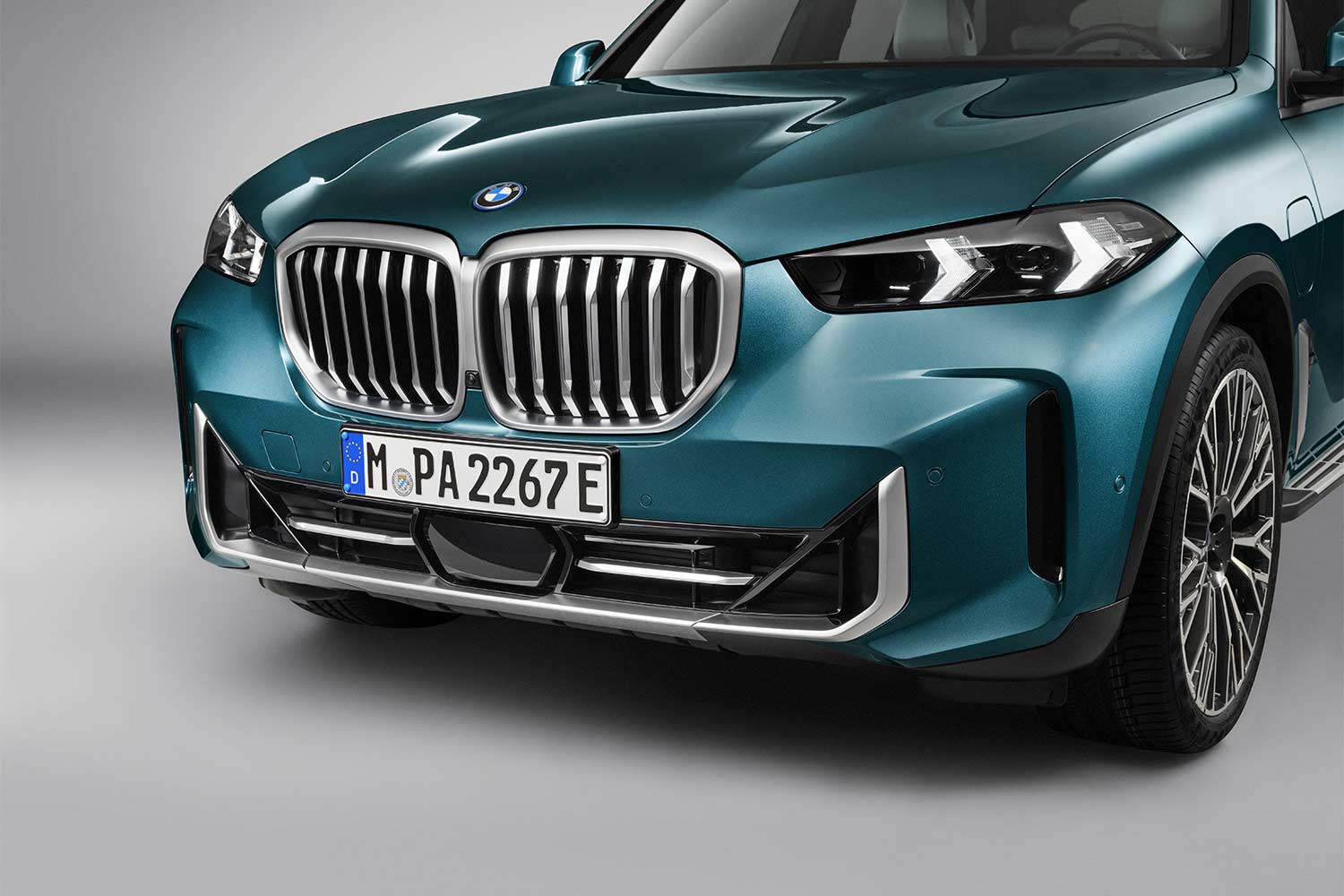 2024 BMW X5 xDrive50e Front Bumper