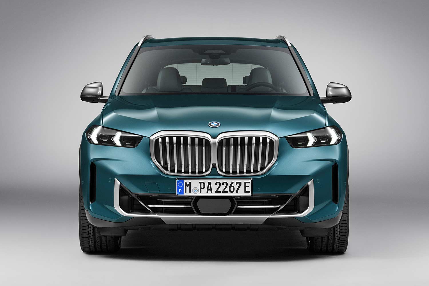 2024 BMW X5 xDrive50e Front