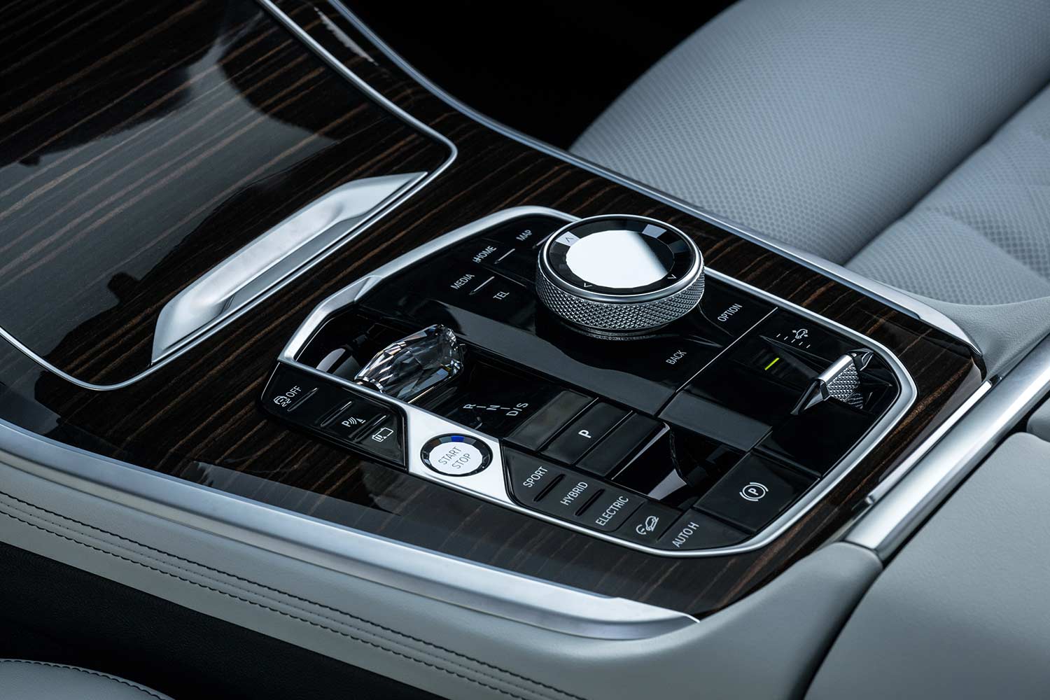 2024 BMW X5 xDrive50e Gear Selector