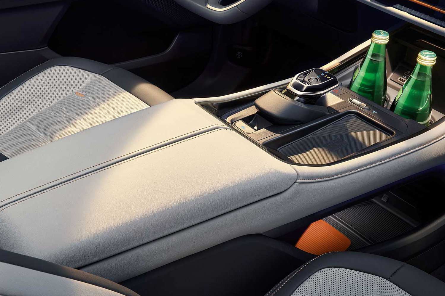 2024 Ford Edge L Centre Console