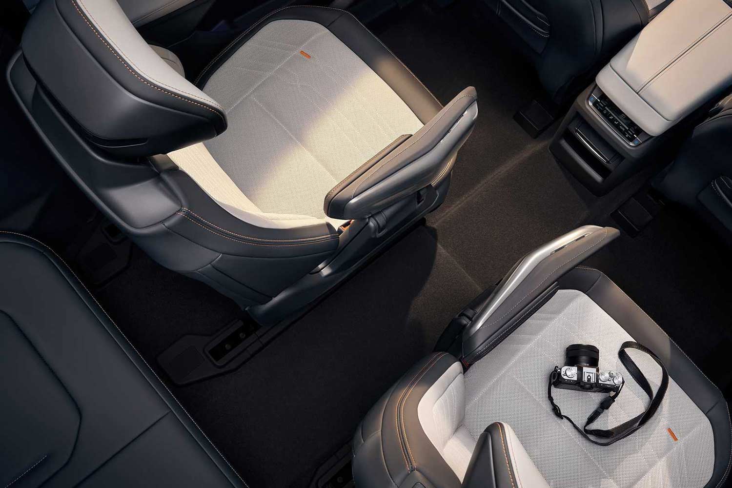 2024 Ford Edge L Middle Row Seats