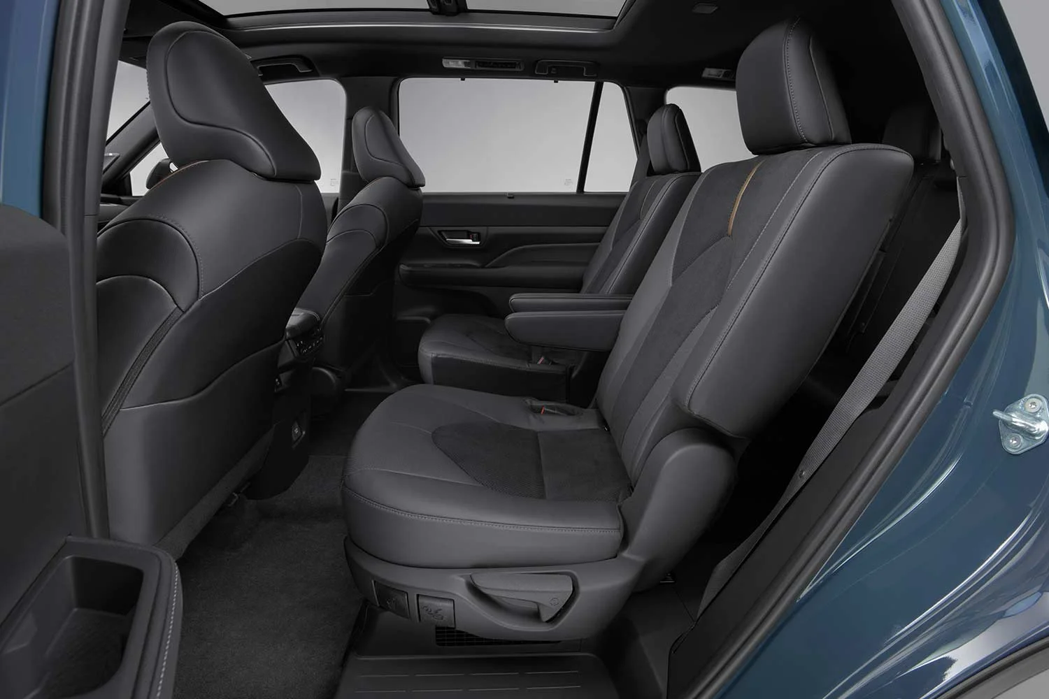 2024 Toyota Grand Highlander Second Row Seats