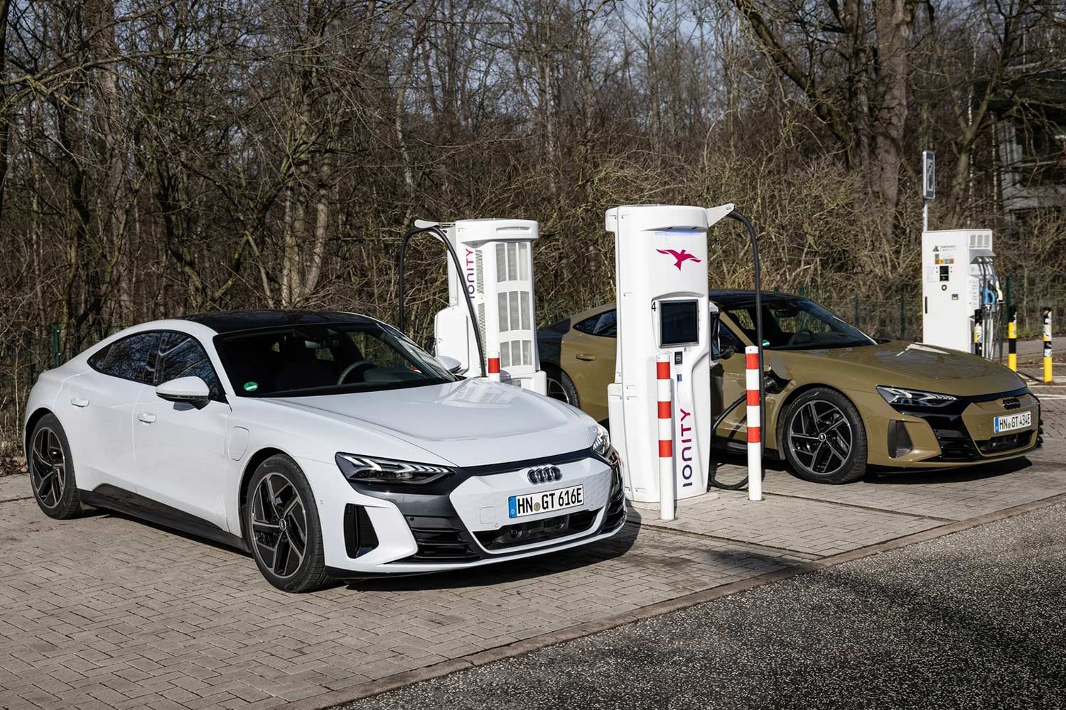 Audi e tron GT Quattro 2022 Charging EV Range