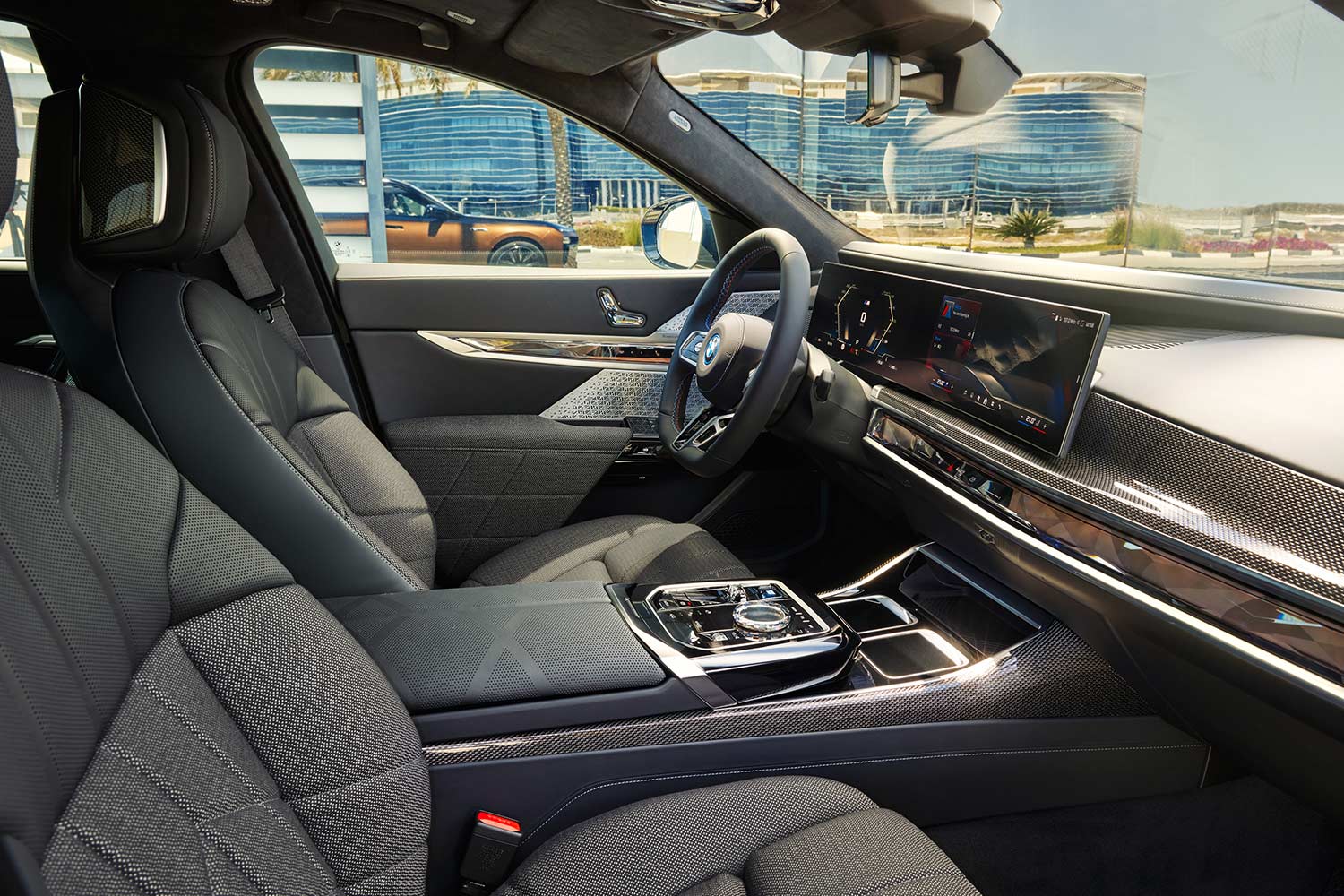 2024 BMW i7 M70 xDrive Interior Passenger Side