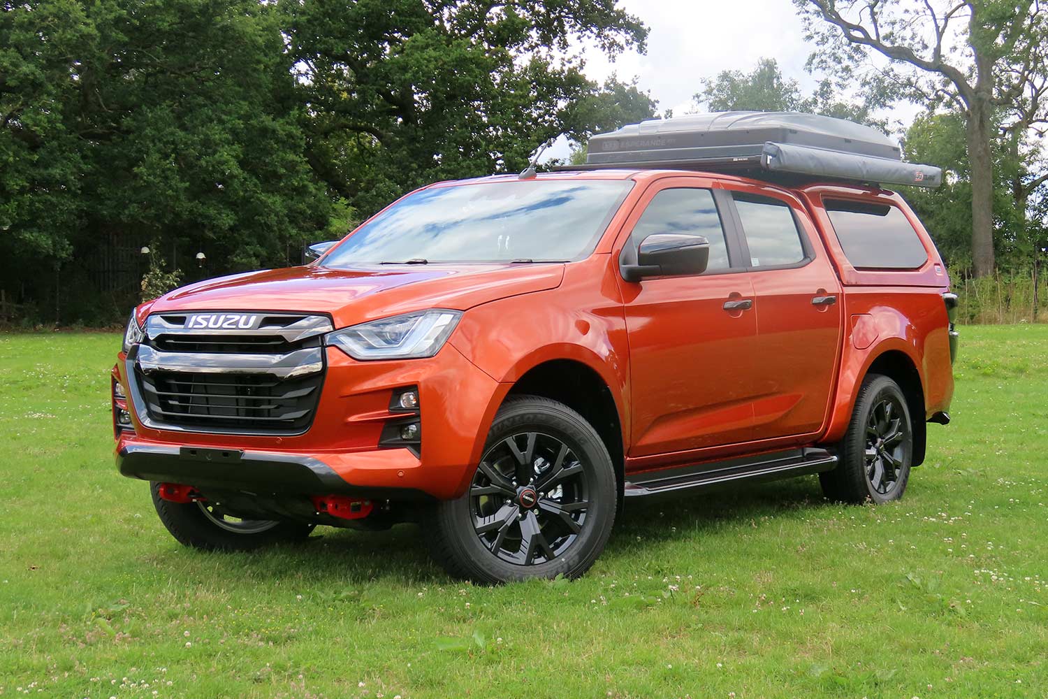 2023 Isuzu D Max V Cross Expedition Edition Front Quarter