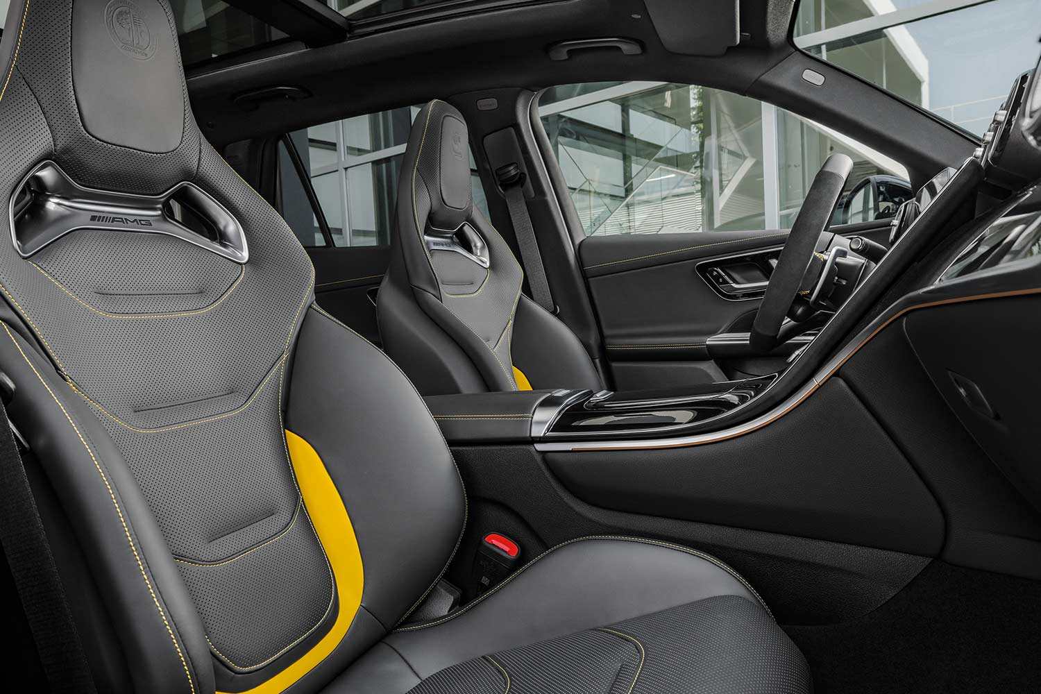 2024 w Mercedes AMG GLC 63 S Front Seat
